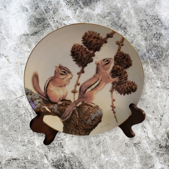 3/$30 FOREST YEAR 1982 Chipmunks Enjoy September Treat Porcelain Nature Plate - Picture 1 of 5